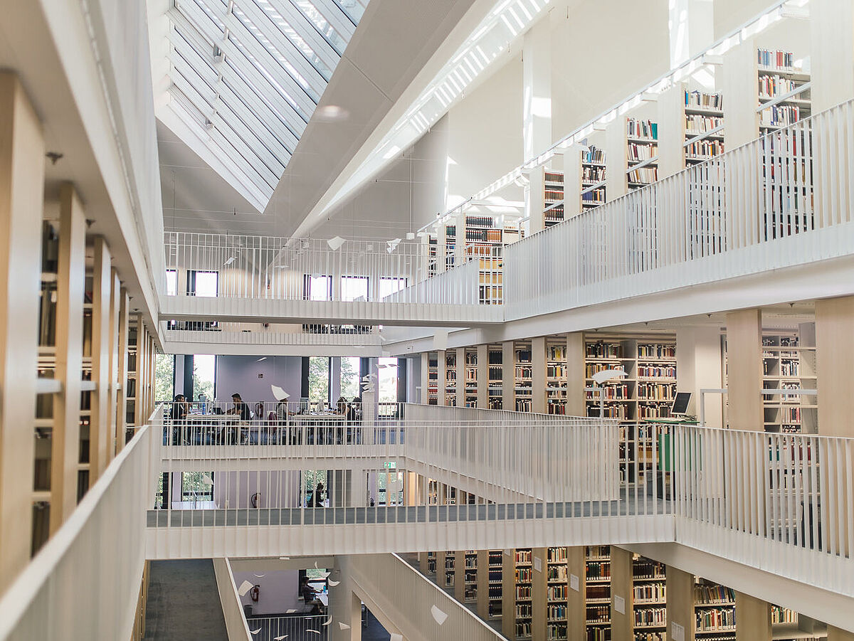 Impression aus der Bereichsbibliothek, © Till Junker, 2018